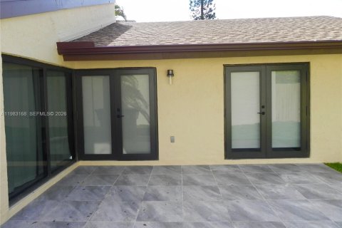 Снять в аренду виллу или дом в Майами, Флорида 3 спальни, 129.69м2, № 2050804 - фото 18