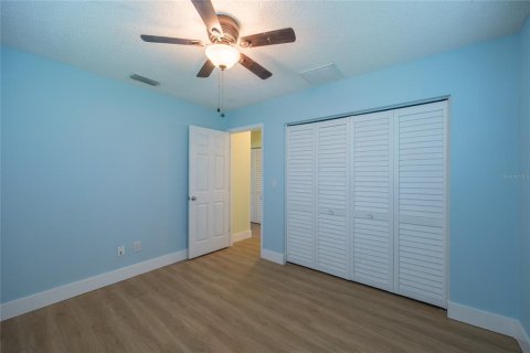 House in Palm Harbor, Florida 2 bedrooms, 116.59 sq.m. № 1918138 - photo 12