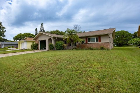 House in Palm Harbor, Florida 2 bedrooms, 116.59 sq.m. № 1918138 - photo 17