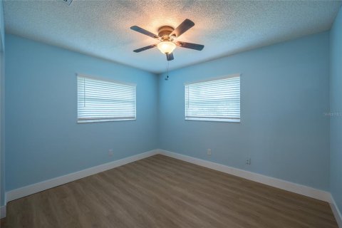 House in Palm Harbor, Florida 2 bedrooms, 116.59 sq.m. № 1918138 - photo 11