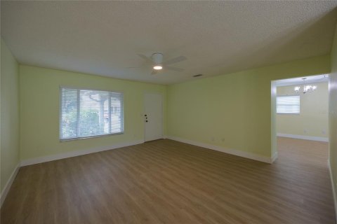 House in Palm Harbor, Florida 2 bedrooms, 116.59 sq.m. № 1918138 - photo 9