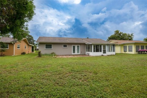 House in Palm Harbor, Florida 2 bedrooms, 116.59 sq.m. № 1918138 - photo 16