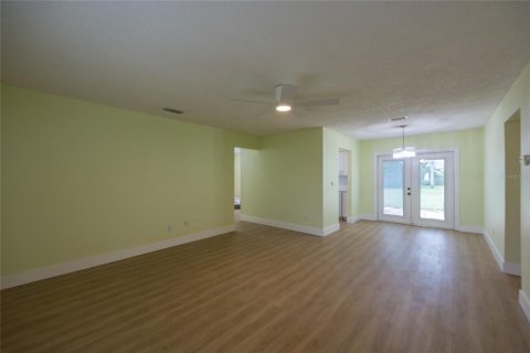 House in Palm Harbor, Florida 2 bedrooms, 116.59 sq.m. № 1918138 - photo 6