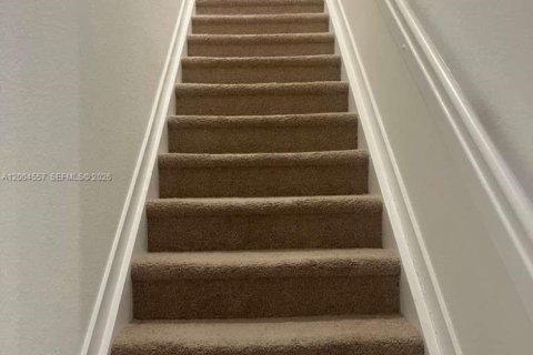 Townhouse in Florida City, Florida 3 bedrooms, 128.21 sq.m. № 2068895 - photo 17