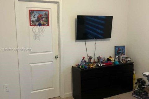 Townhouse in Florida City, Florida 3 bedrooms, 128.21 sq.m. № 2068895 - photo 15