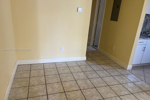 Apartamento en alquiler en North Miami Beach, Florida, 2 dormitorios, 179.77 m2 № 2278390 - foto 5