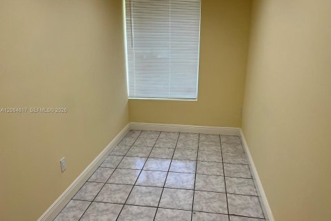Apartamento en alquiler en North Miami Beach, Florida, 2 dormitorios, 179.77 m2 № 2278390 - foto 3