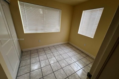 Apartamento en alquiler en North Miami Beach, Florida, 2 dormitorios, 179.77 m2 № 2278390 - foto 13