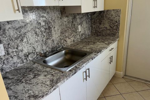 Apartamento en alquiler en North Miami Beach, Florida, 2 dormitorios, 179.77 m2 № 2278390 - foto 7