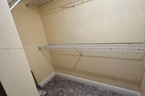 Apartamento en alquiler en North Miami Beach, Florida, 2 dormitorios, 179.77 m2 № 2278390 - foto 10
