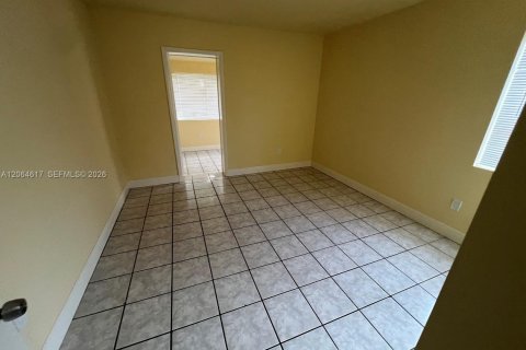 Apartamento en alquiler en North Miami Beach, Florida, 2 dormitorios, 179.77 m2 № 2278390 - foto 11