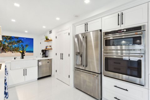 Condo in Boca Raton, Florida, 2 bedrooms  № 1018078 - photo 1