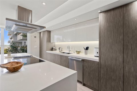 Condo in Key Biscayne, Florida, 2 bedrooms  № 2043199 - photo 28