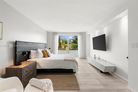 Condo in Key Biscayne, Florida, 2 bedrooms  № 2043199 - photo 7