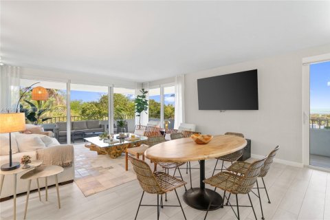 Condo in Key Biscayne, Florida, 2 bedrooms  № 2043199 - photo 3