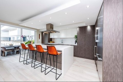 Condo in Key Biscayne, Florida, 2 bedrooms  № 2043199 - photo 23