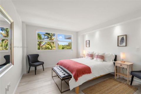 Condo in Key Biscayne, Florida, 2 bedrooms  № 2043199 - photo 11