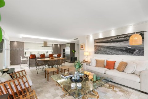 Condo in Key Biscayne, Florida, 2 bedrooms  № 2043199 - photo 24