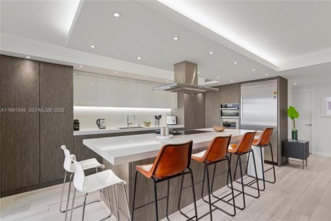 Condo in Key Biscayne, Florida, 2 bedrooms  № 2043199 - photo 20