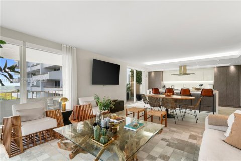 Condo in Key Biscayne, Florida, 2 bedrooms  № 2043199 - photo 29