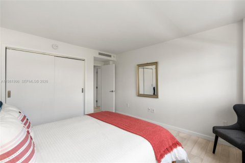 Condo in Key Biscayne, Florida, 2 bedrooms  № 2043199 - photo 12