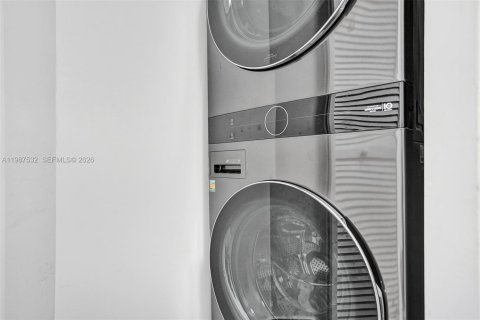 Copropriété à louer à Miami, Floride: 2 chambres, 102.84 m2 № 2051135 - photo 13