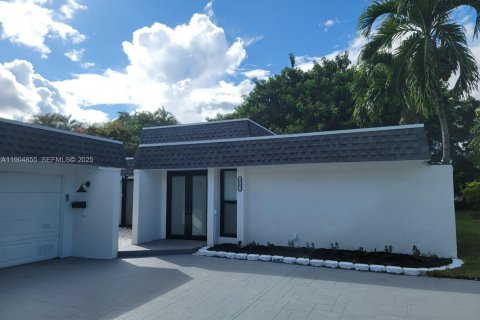 Casa en venta en Tamarac, Florida, 2 dormitorios, 185.15 m2 № 1990416 - foto 1