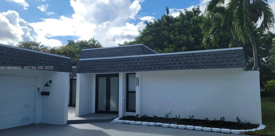 Casa en Tamarac, Florida 2 dormitorios, 185.15 m2 № 1990416