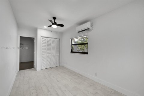 Casa en venta en Tamarac, Florida, 2 dormitorios, 185.15 m2 № 1990416 - foto 19