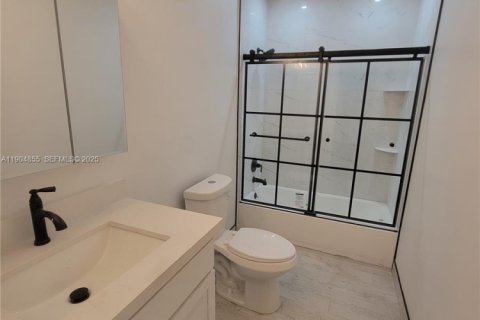 Casa en venta en Tamarac, Florida, 2 dormitorios, 185.15 m2 № 1990416 - foto 8