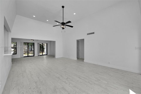 Casa en venta en Tamarac, Florida, 2 dormitorios, 185.15 m2 № 1990416 - foto 24