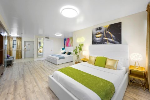 Condominio en venta en Miami Beach, Florida, 47.94 m2 № 1790466 - foto 12
