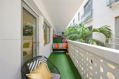 Condominio en venta en Miami Beach, Florida, 47.94 m2 № 1790466 - foto 7
