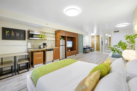 Condominio en venta en Miami Beach, Florida, 47.94 m2 № 1790466 - foto 13