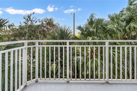 Condo in North Miami, Florida, 1 bedroom № 1968716 - photo 23