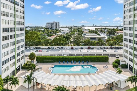Condo in North Miami, Florida, 1 bedroom № 1968716 - photo 27