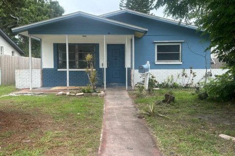 Casa en Saint Petersburg, Florida 3 dormitorios, 101.45 m2 № 2384125