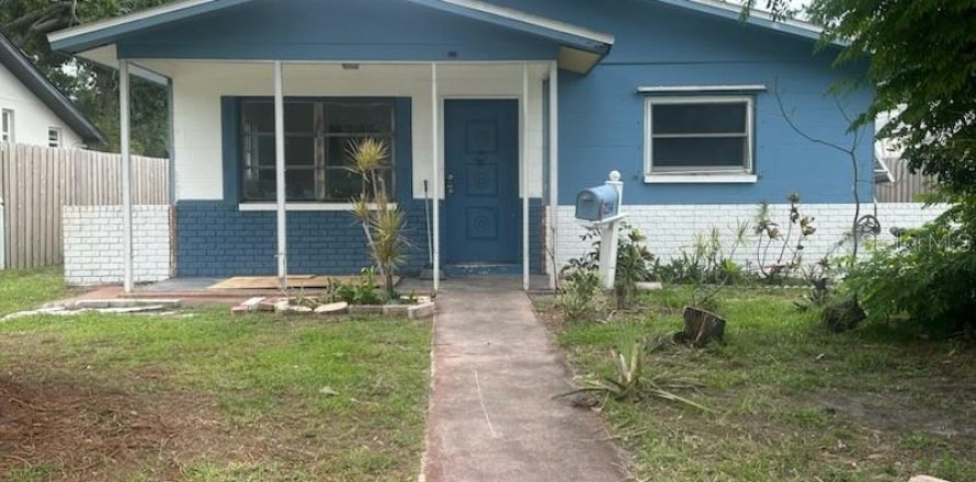 Casa en Saint Petersburg, Florida 3 dormitorios, 101.45 m2 № 2384125