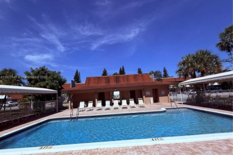 Condominio en venta en Lauderdale Lakes, Florida, 1 dormitorio, 71.35 m2 № 1934581 - foto 23