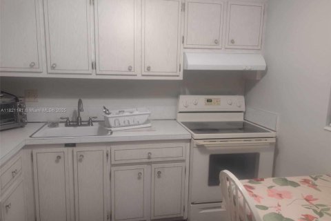 Condominio en venta en Lauderdale Lakes, Florida, 1 dormitorio, 71.35 m2 № 1934581 - foto 13