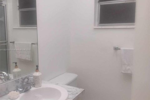 Condominio en venta en Lauderdale Lakes, Florida, 1 dormitorio, 71.35 m2 № 1934581 - foto 7