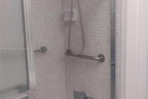 Condominio en venta en Lauderdale Lakes, Florida, 1 dormitorio, 71.35 m2 № 1934581 - foto 6