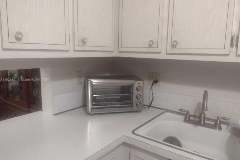 Condominio en venta en Lauderdale Lakes, Florida, 1 dormitorio, 71.35 m2 № 1934581 - foto 12