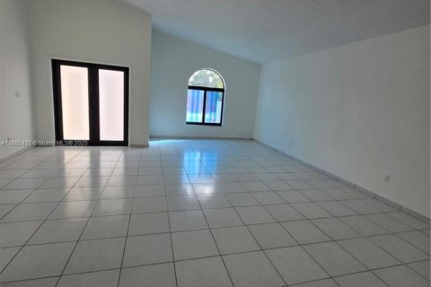 Villa ou maison à louer à Miami, Floride: 3 chambres, 172.24 m2 № 1946826 - photo 14