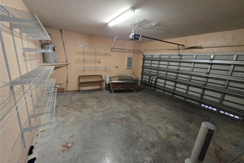 Villa ou maison à louer à Miami, Floride: 3 chambres, 172.24 m2 № 1946826 - photo 6