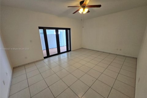 Villa ou maison à louer à Miami, Floride: 3 chambres, 172.24 m2 № 1946826 - photo 19
