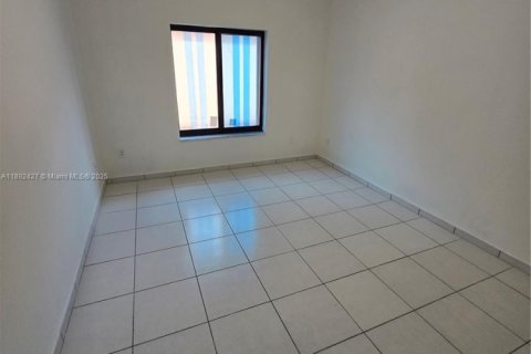 Villa ou maison à louer à Miami, Floride: 3 chambres, 172.24 m2 № 1946826 - photo 17