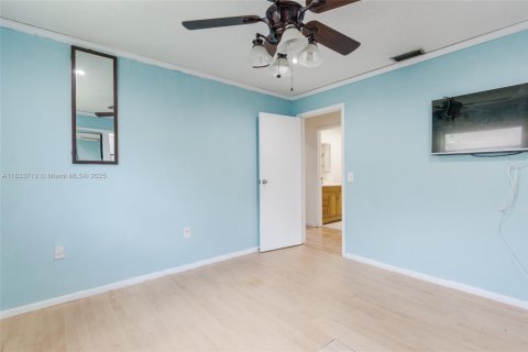 Casa en venta en Pembroke Pines, Florida, 4 dormitorios, 203.92 m2 № 1814662 - foto 30