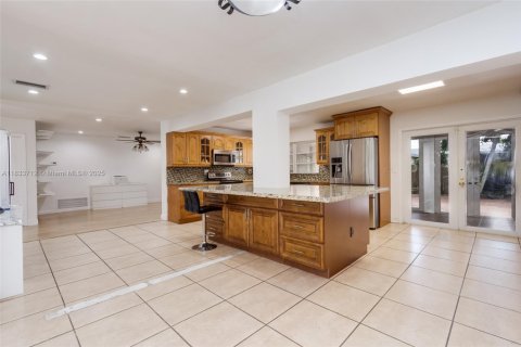 Casa en venta en Pembroke Pines, Florida, 4 dormitorios, 203.92 m2 № 1814662 - foto 15