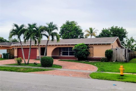 Casa en venta en Pembroke Pines, Florida, 4 dormitorios, 203.92 m2 № 1814662 - foto 2